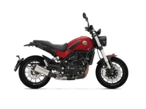 Benelli Leoncino 500 en colores negro y rojo, vista lateral mostrando su diseño deportivo y moderno.
