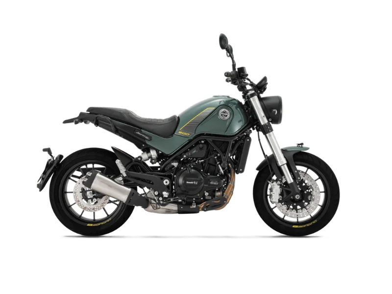 Benelli Leoncino 500 en color negro y verde – Moto naked deportiva con estilo único.