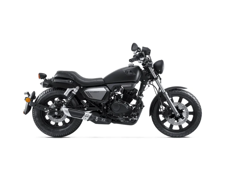 Keeway K-LIGHT 125 en color negro – Moto custom de 125 cc con estilo clásico y moderno.