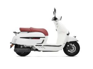 Keeway Sixties 300i en color blanco