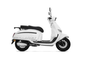 Keeway Versilia 50 en color blanco