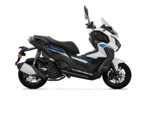 Keeway Vieste 125 XDV en color negro con detalles en blanco y azul