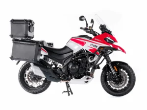 MITT TT 530 en color negro y rojo, motocicleta trail de alta cilindrada con diseño robusto y moderno.